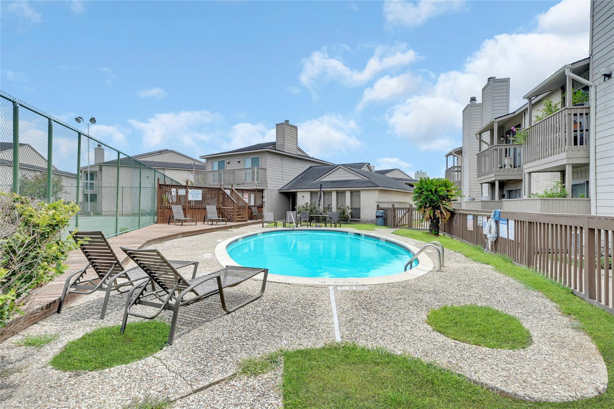 3919 Fairmont Parkway 236