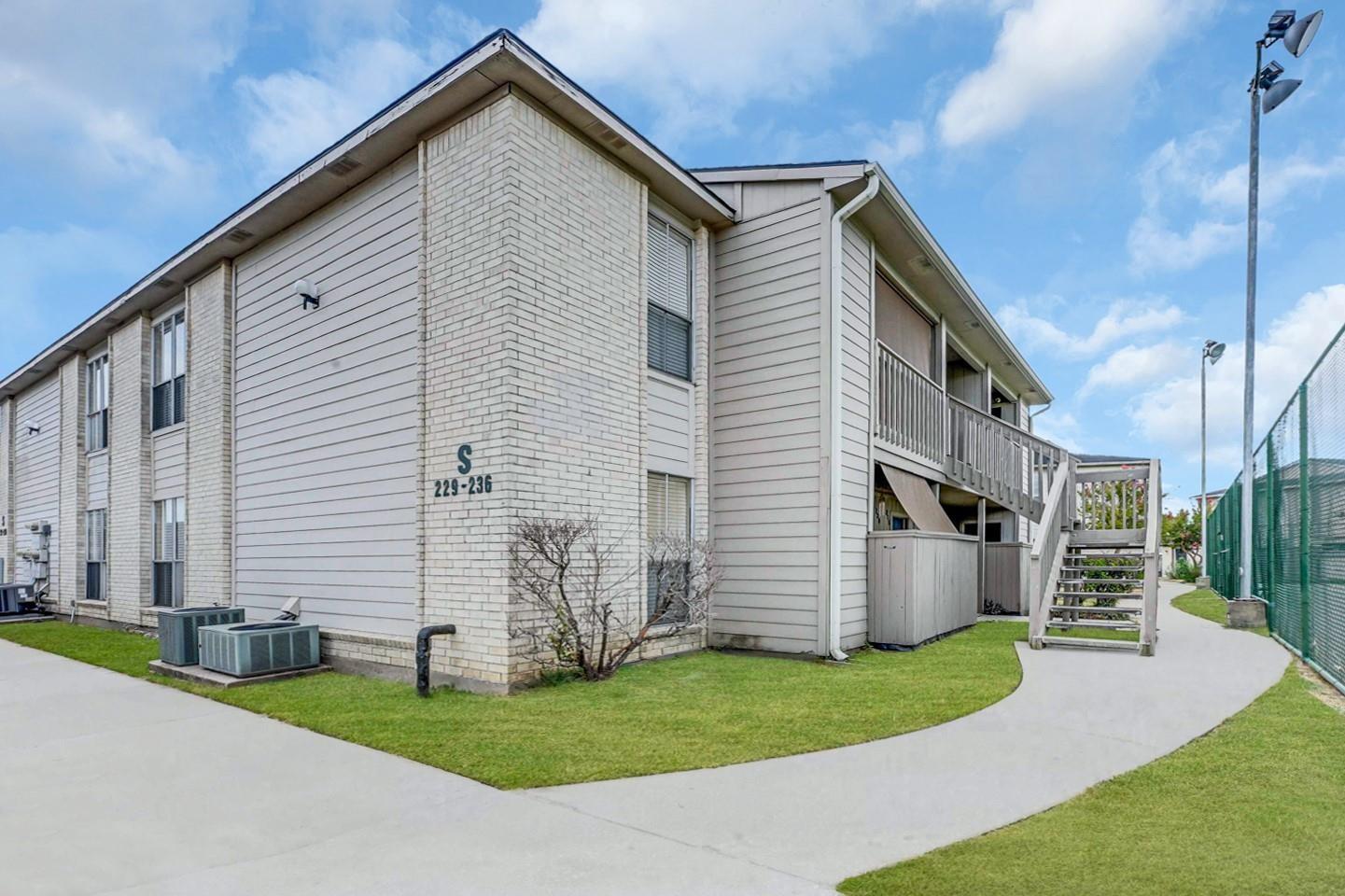 3919 Fairmont Parkway 236