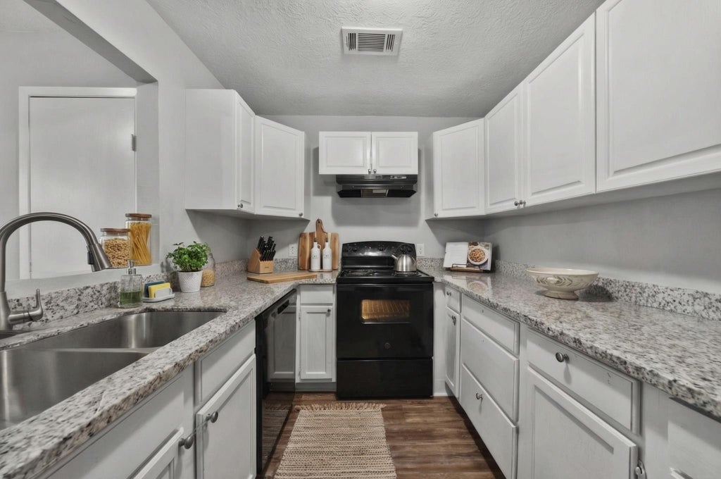 Photo of 461 Trails End Drive, Cleveland, TX 77328 (MLS # 1020311)