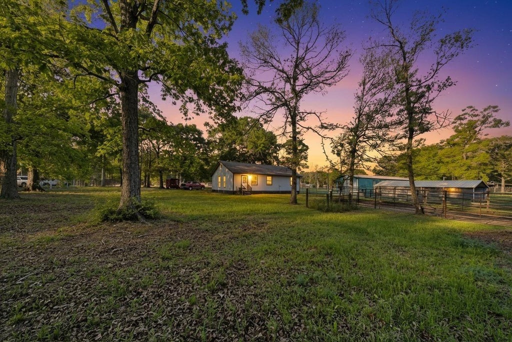 Photo of 461 Trails End Drive, Cleveland, TX 77328 (MLS # 1020311)