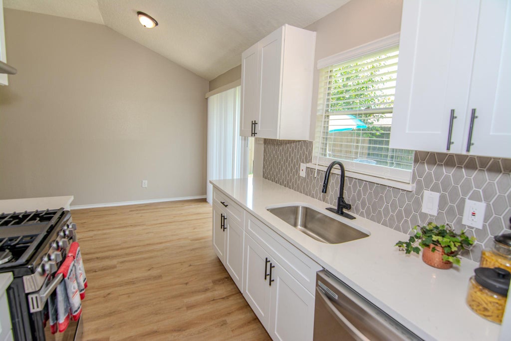 Photo of 9127 Autumnsong Drive, Houston, TX 77064 (MLS # 83766224)
