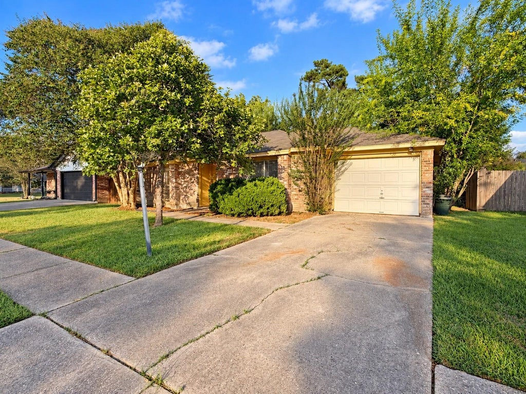 Photo of 16961 Mockingbird Court, Conroe, TX 77385 (MLS # 3487832)