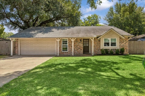 Homes For Sale - 2622 Parana Drive<br/> Houston, TX 77080