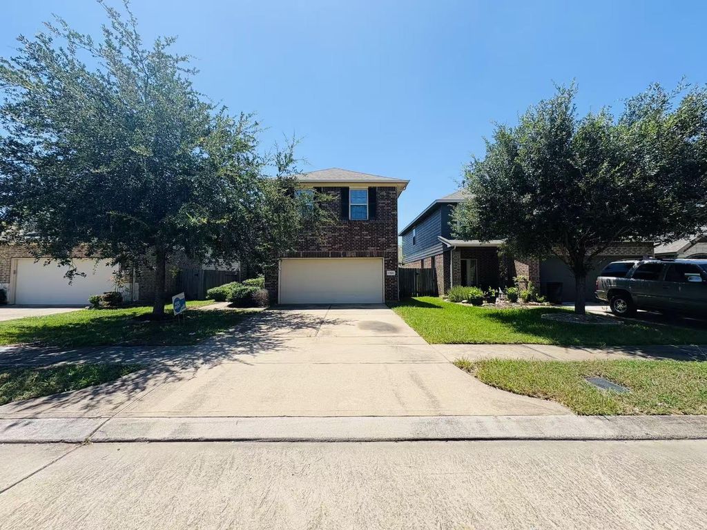 Photo of 13826 Bonner Bluff Lane, Houston, TX 77047 (MLS # 77746712)