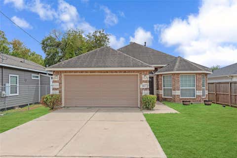 Photo of 8107 Grandview Street, Houston, TX 77051 (MLS # 97452984)