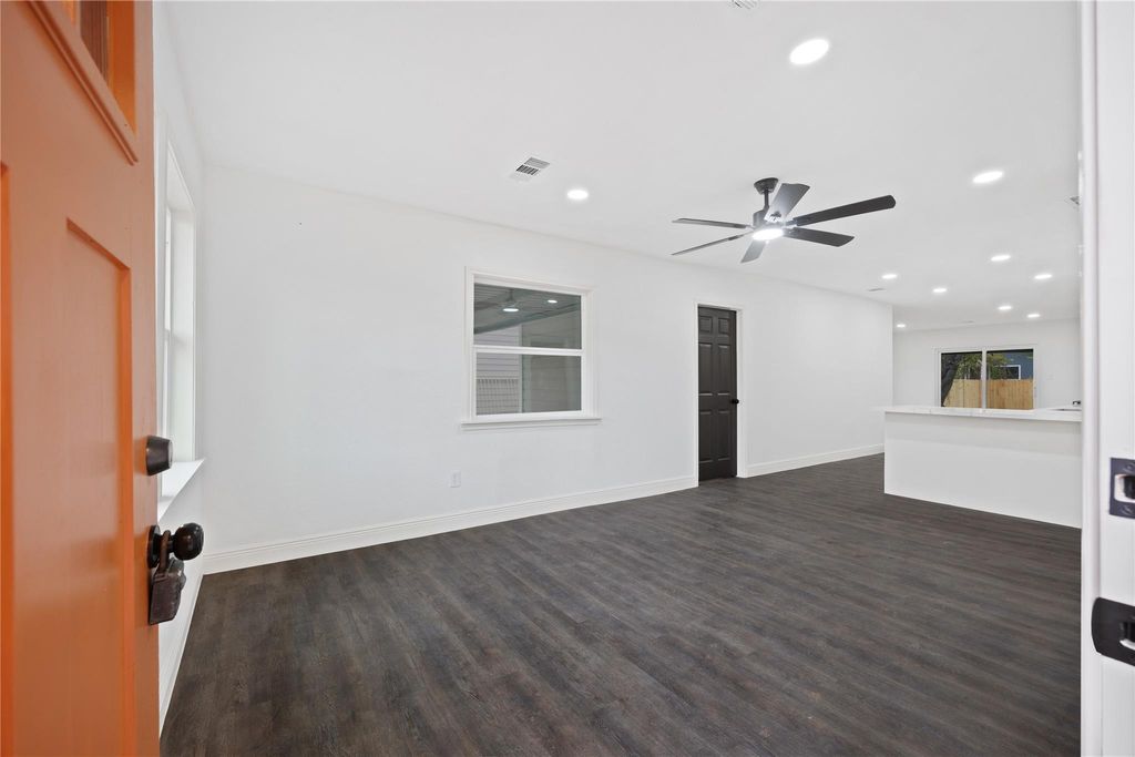 Photo of 125 Bolden St, Houston, TX 77029 (MLS # 72762277)