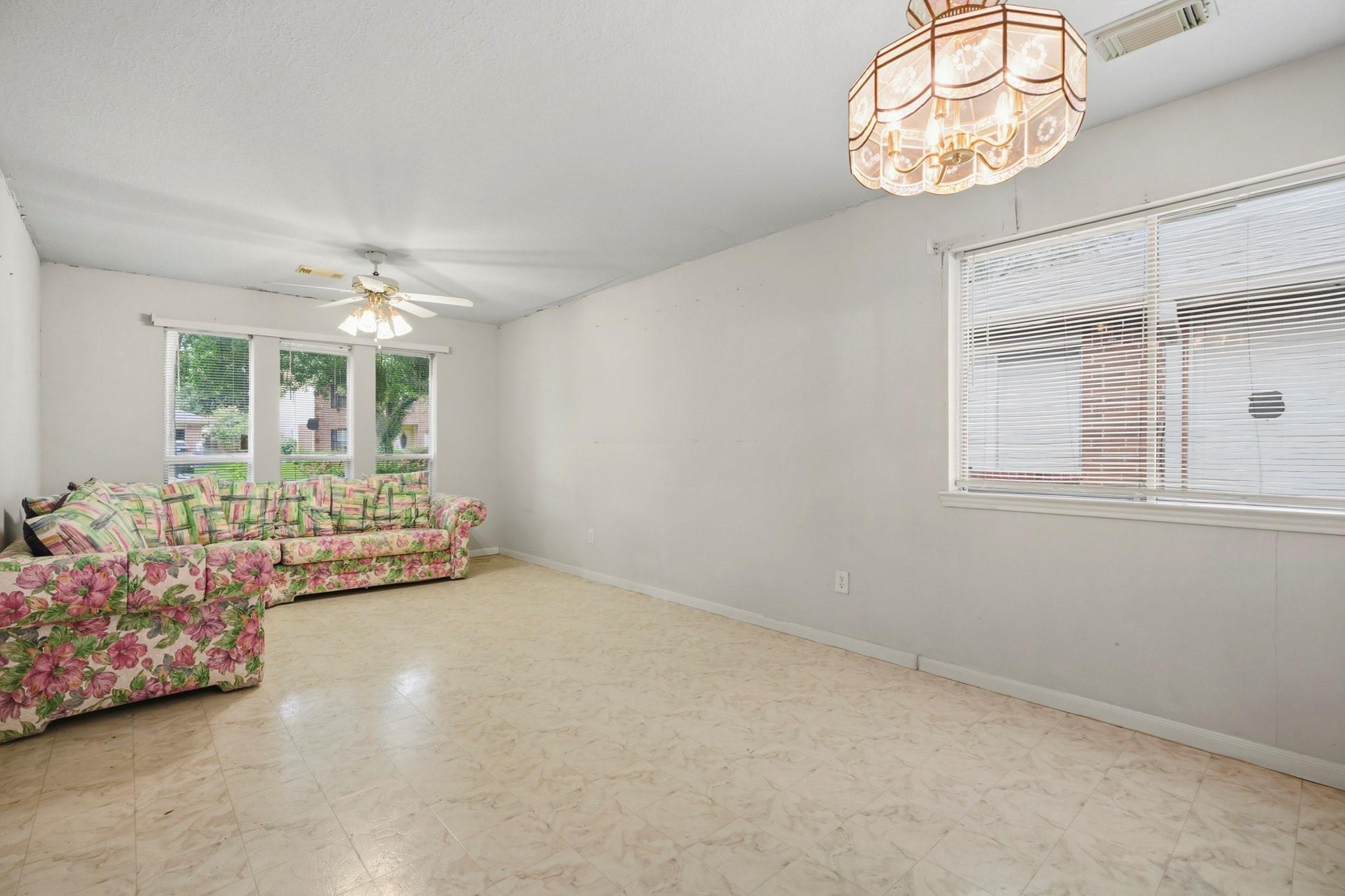 1723 Oak Ridge Drive
