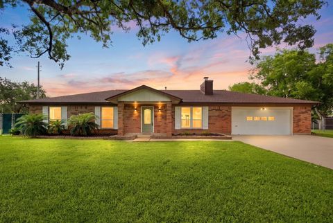 Photo of 12211 3rd Street, Santa Fe, TX 77510 (MLS # 79506532)
