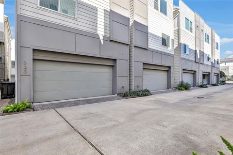 Photo of 325 Eado Park Circle, Houston, TX 77020 (MLS # 15045056)