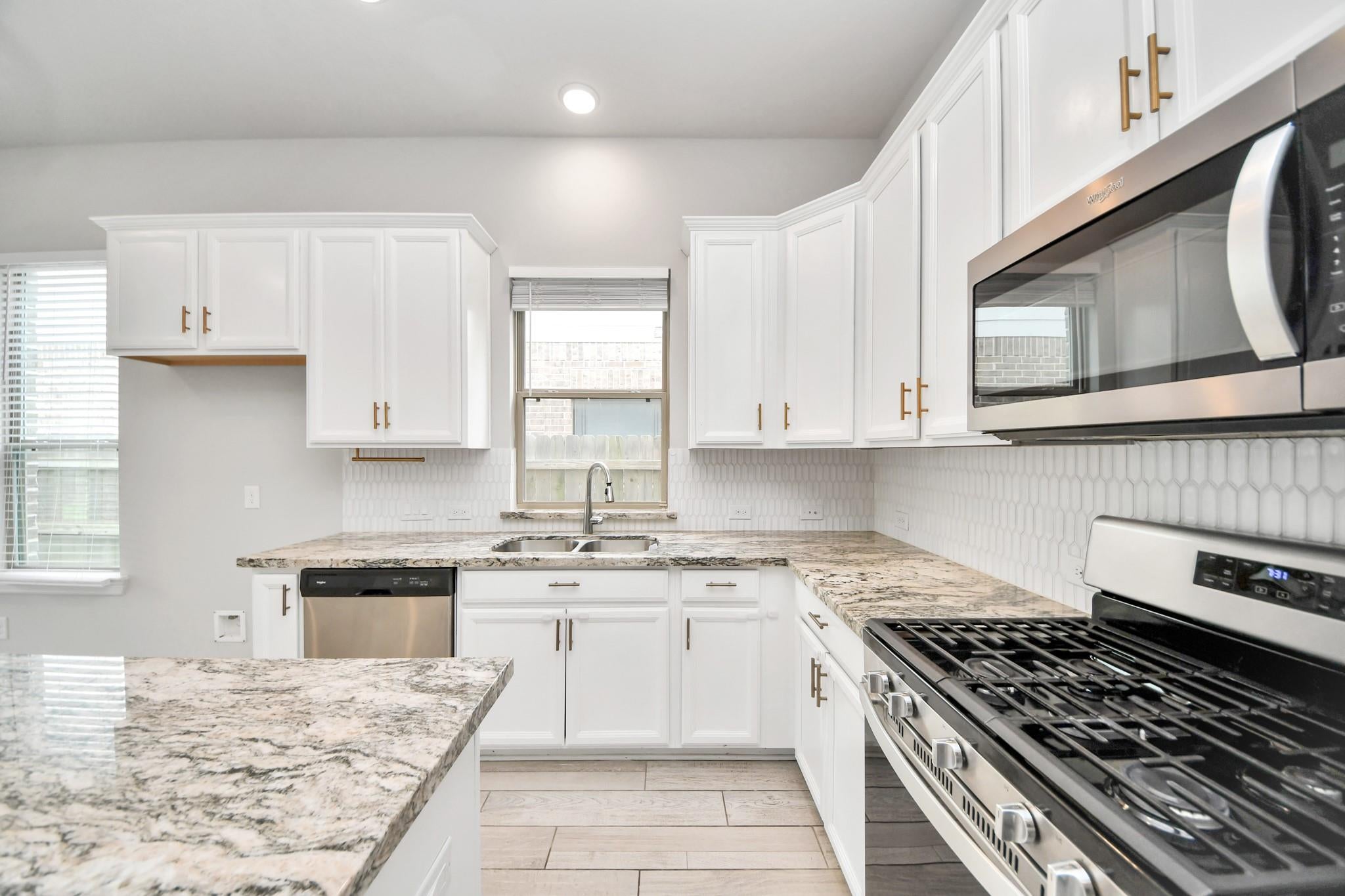 6006 Dovetail Cliff Court