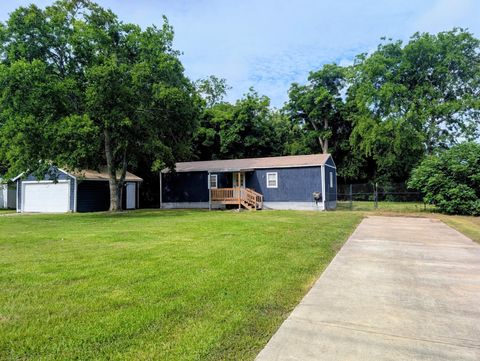 Photo of 2406 Kilgore RD, Baytown, TX 77520 (MLS # 95411697)