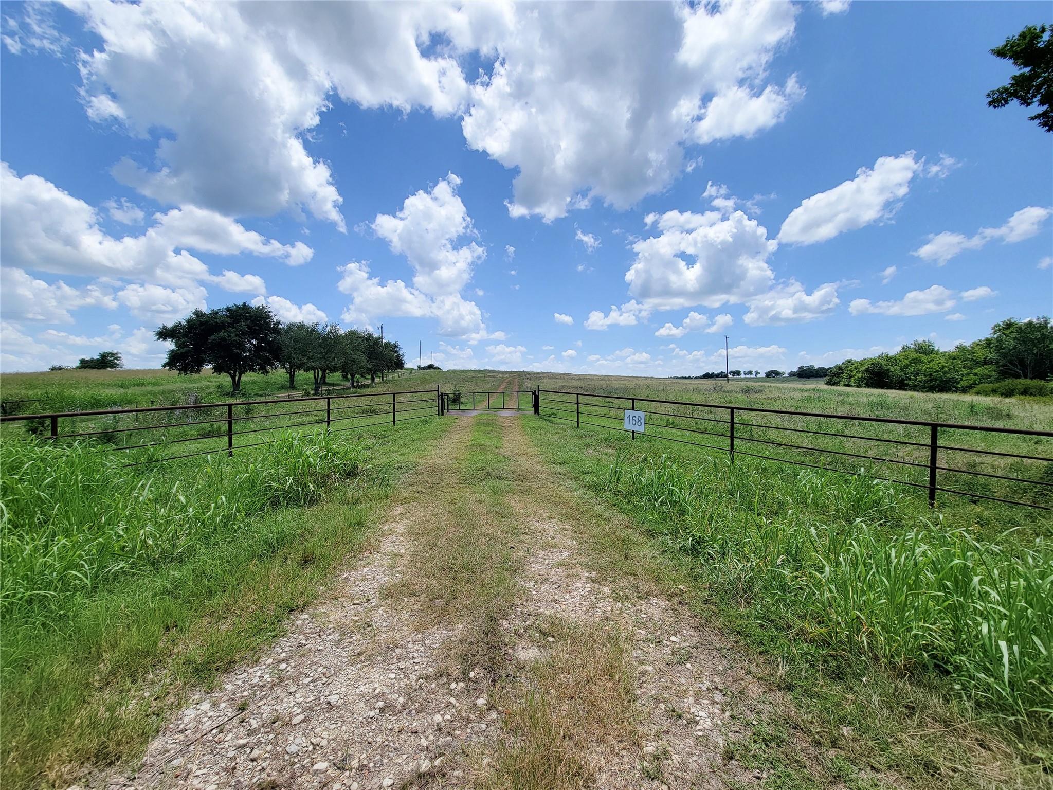 6055 Mockingbird Road