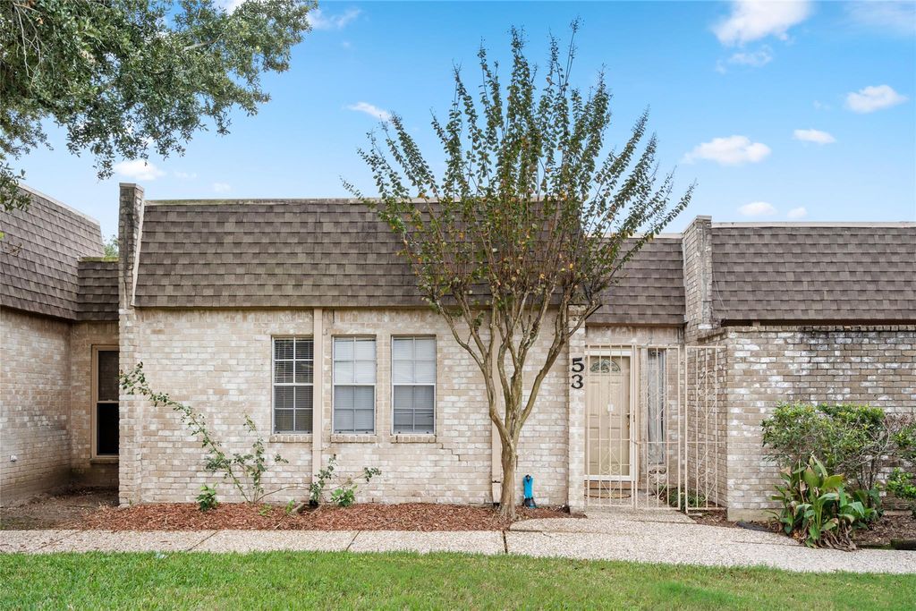 Photo of 53 River Creek Way, Sugar Land, TX 77478 (MLS # 73909013)