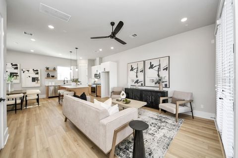 1102 Mansfield Street C Houston TX 77091