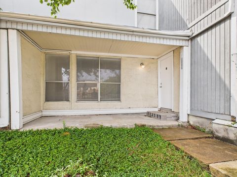 Photo of 781 Country Place Drive #2004, Houston, TX 77079 (MLS # 54385191)