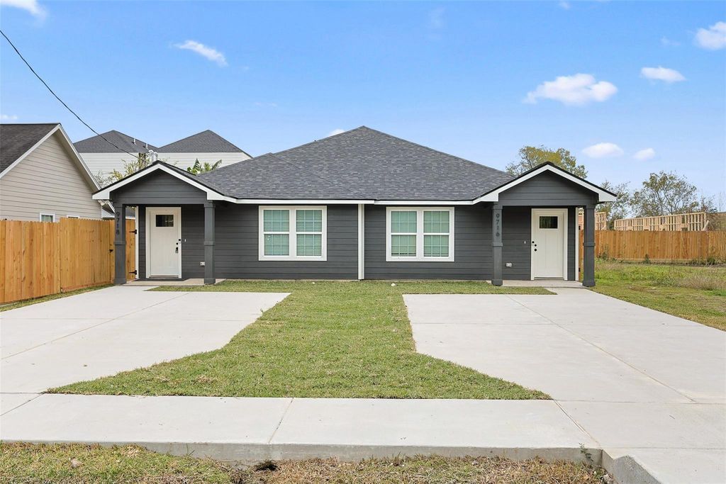 Photo of 9716 Fillmore Street, Houston, TX 77029 (MLS # 70555214)