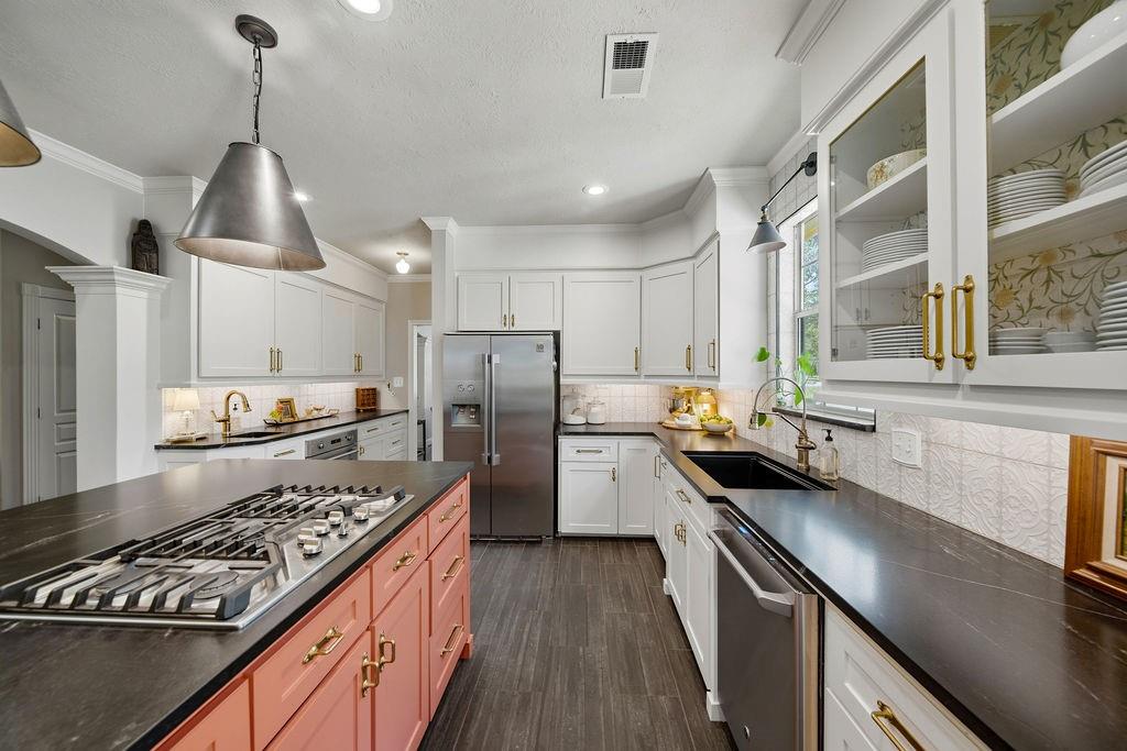 20506 Victorious Drive