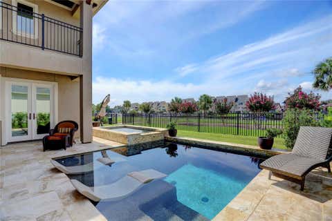 Homes For Sale - 729 Pegasus Lane<br/> League City, TX 77573