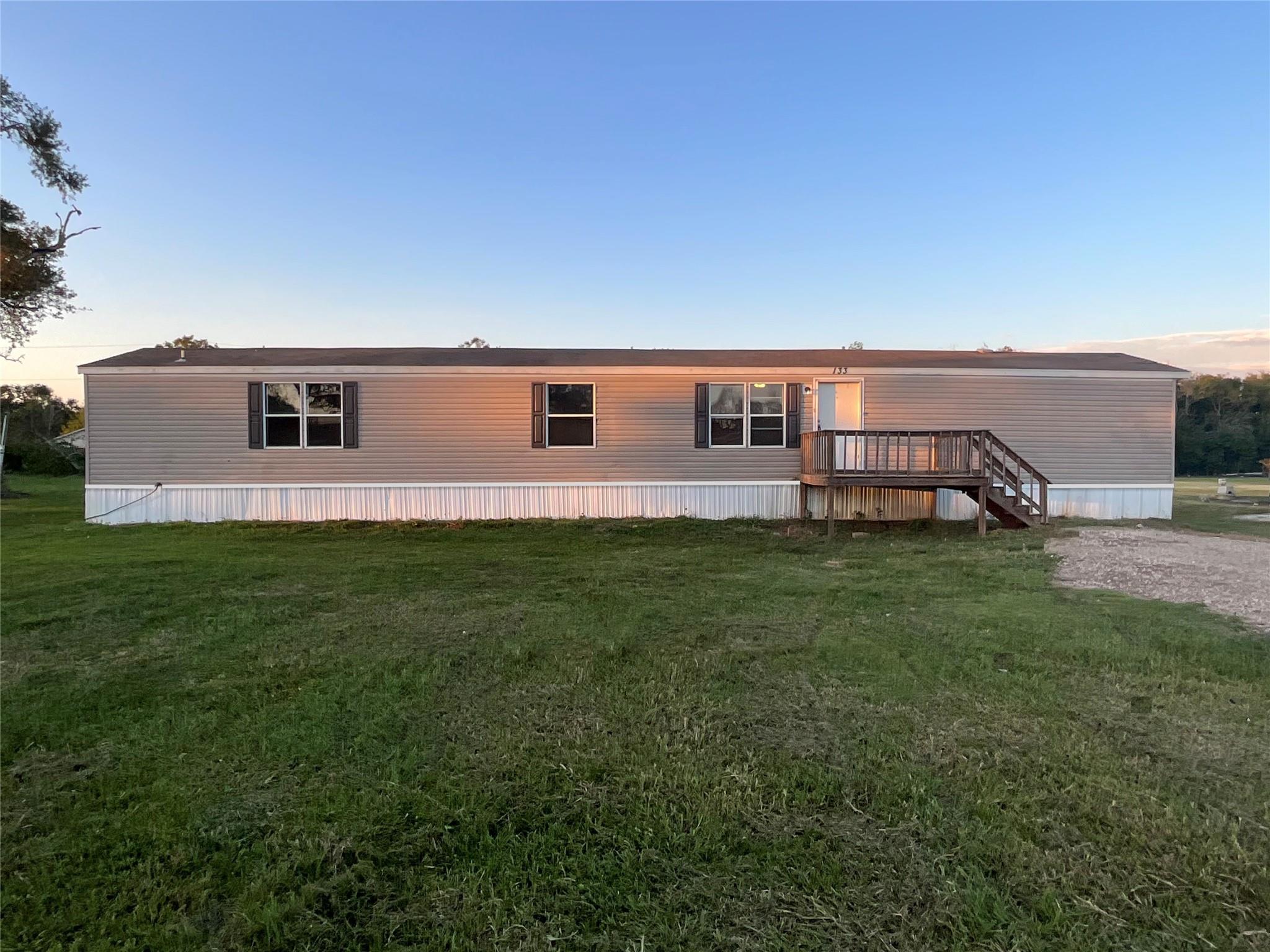 133 Country Oaks Street