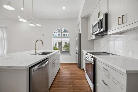 Tiny photo for 806 Jackson Hill Street #201, Houston, TX 77007 (MLS # 94085116)