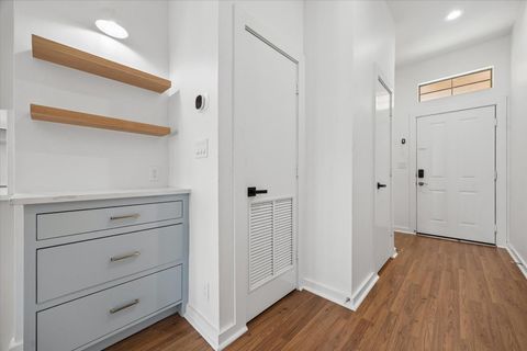 Photo of 806 Jackson Hill Street #201, Houston, TX 77007 (MLS # 94085116)