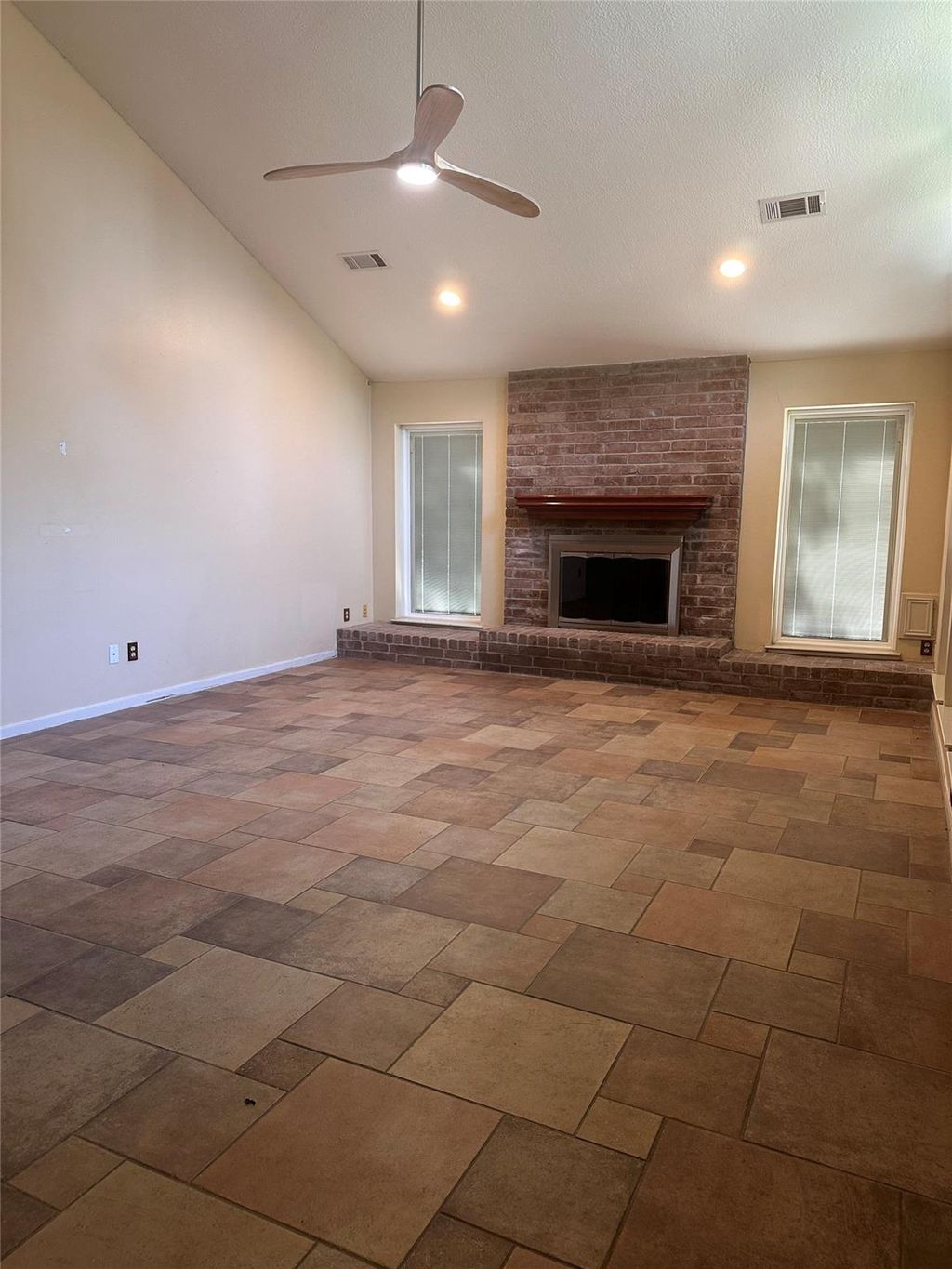 Photo of 3402 Laurel Crest Court, Houston, TX 77339 (MLS # 87720120)