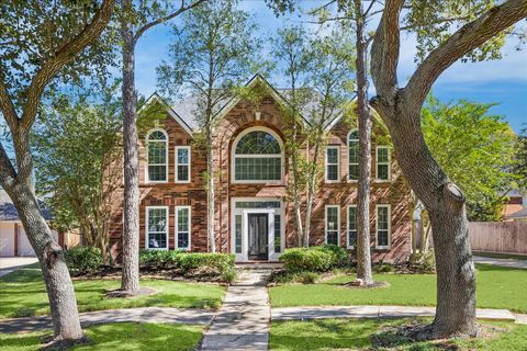 Photo of 16802 Willow Bend Court, Sugar Land, TX 77479 (MLS # 83121932)