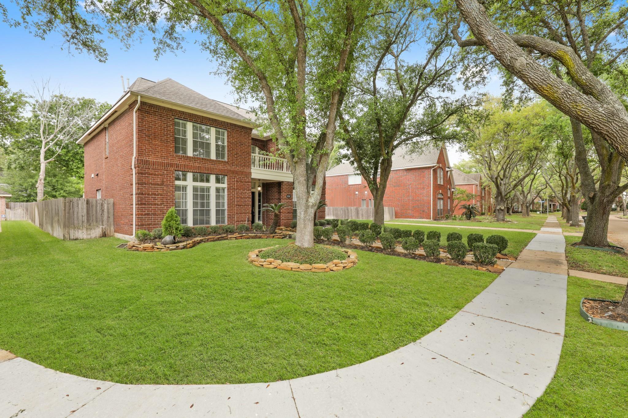 210 Wilkins Crossing