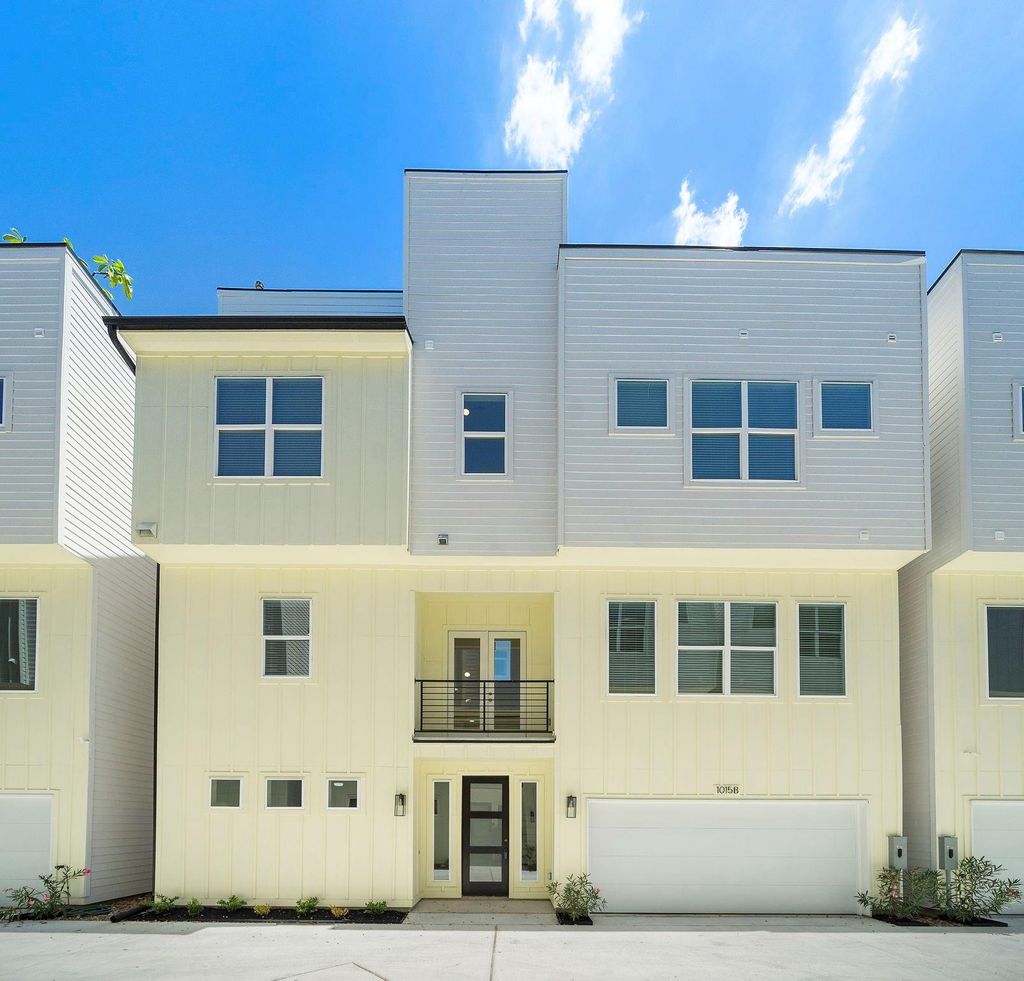 Photo of 1015 W 24th Street #B, Houston, TX 77008 (MLS # 65326652)