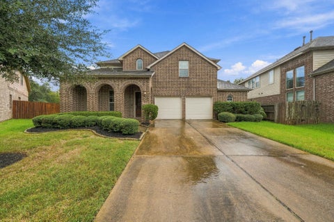 Photo of 13102 Hollow Garden Lane, Rosharon, TX 77583 (MLS # 98434092)