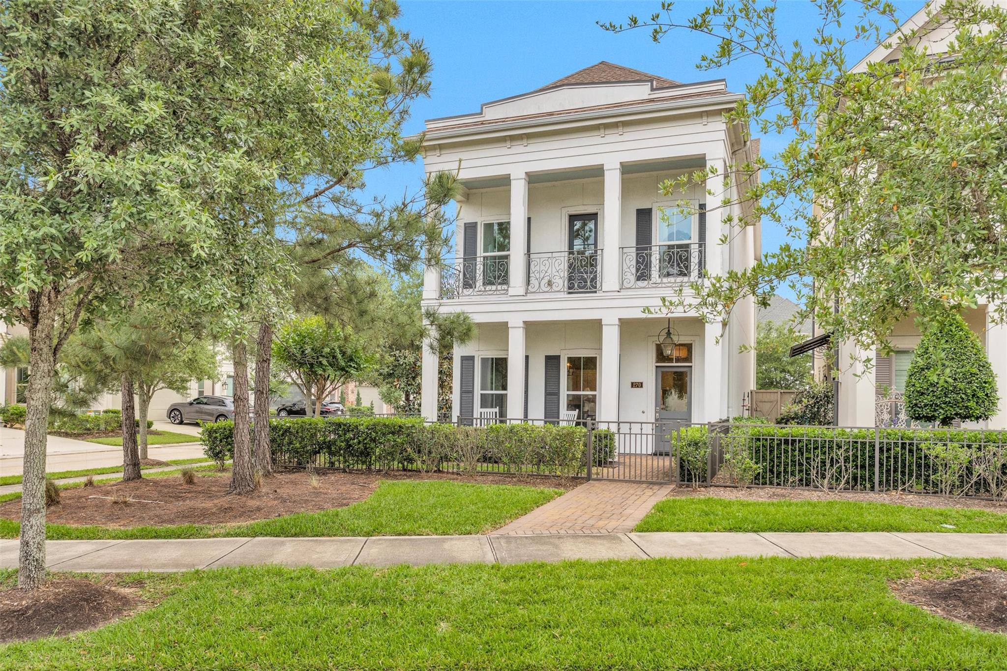 270 Green Boulevard