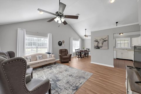 Photo of 392 Timber Bay Drive, Trinity, TX 75862 (MLS # 82276669)