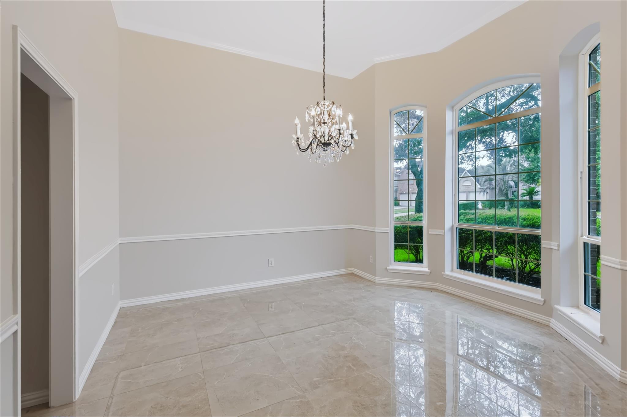 21515 Santa Clara Drive