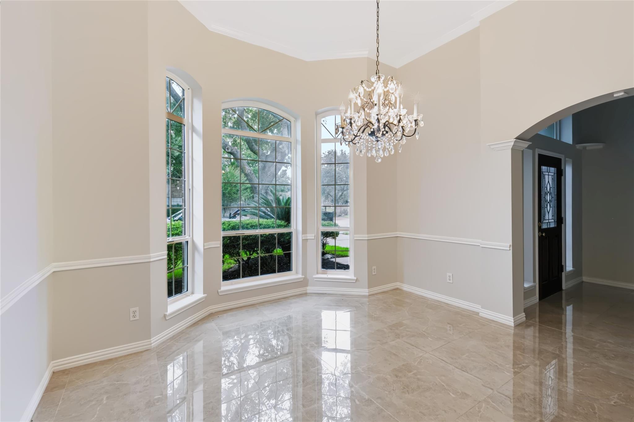 21515 Santa Clara Drive