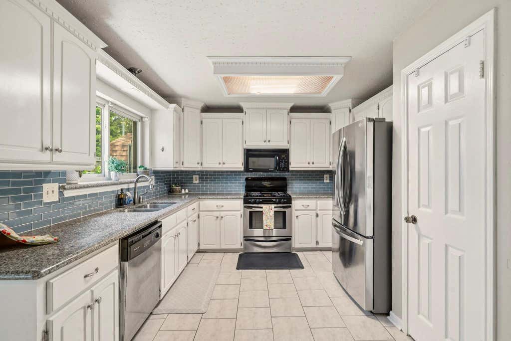 Photo of 2135 Victoria Garden Drive, Richmond, TX 77406 (MLS # 36588272)
