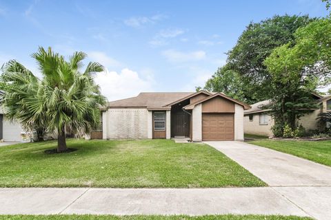 Photo of 12637 Autumn Mill Drive, Houston, TX 77070 (MLS # 69095975)