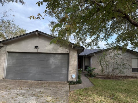 Photo of 1126 Pinecroft Drive, Sugar Land, TX 77498 (MLS # 76867741)