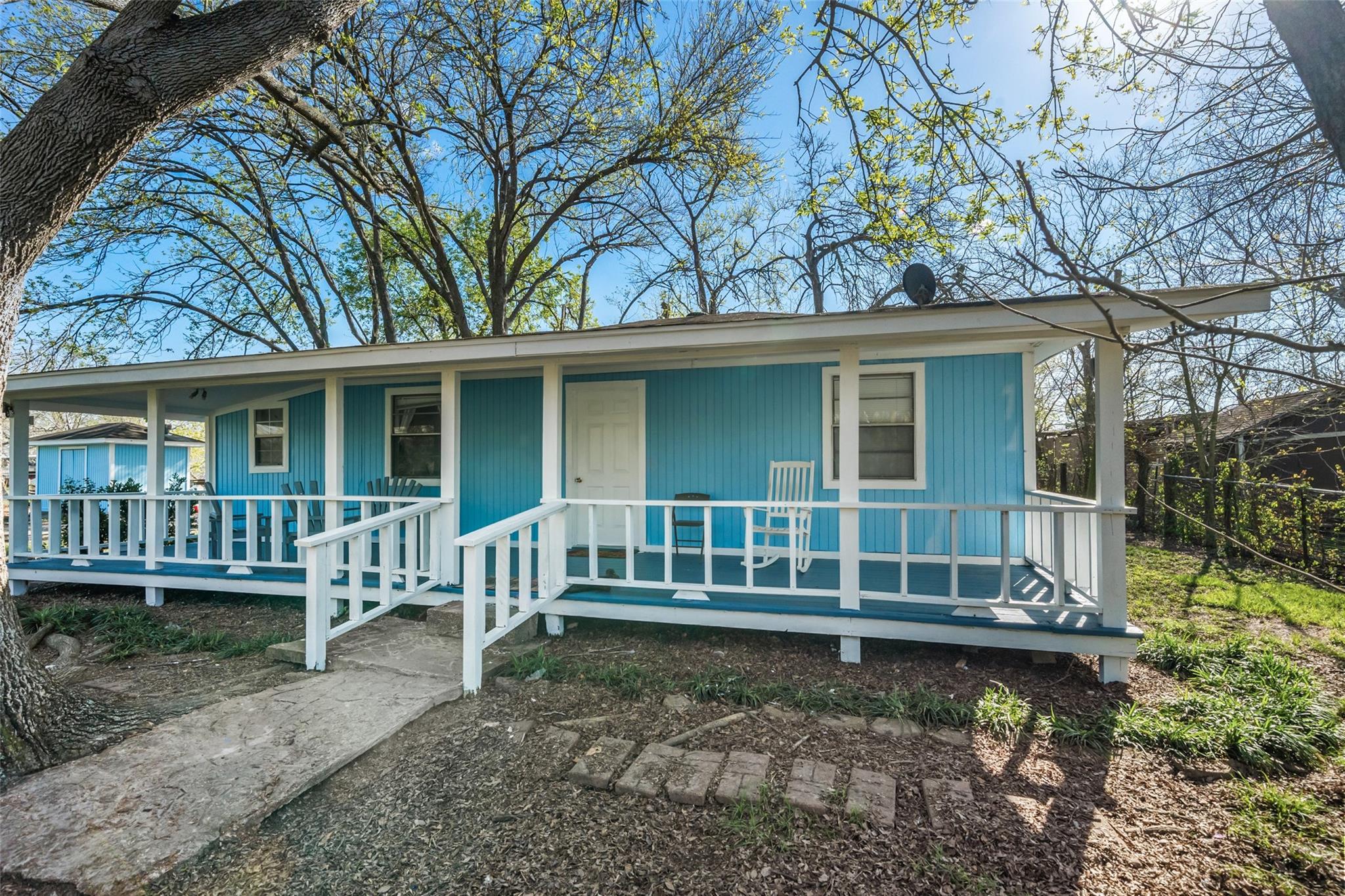 1227 Ave L