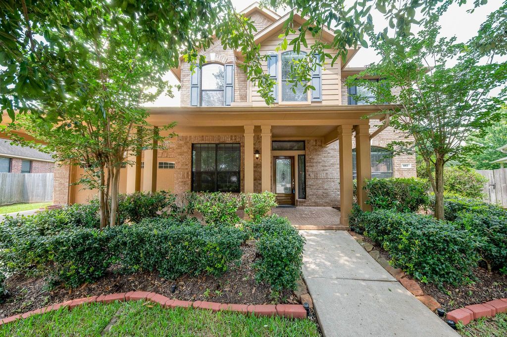 Photo of 602 Coggins Point Way, Sugar Land, TX 77479 (MLS # 92663780)