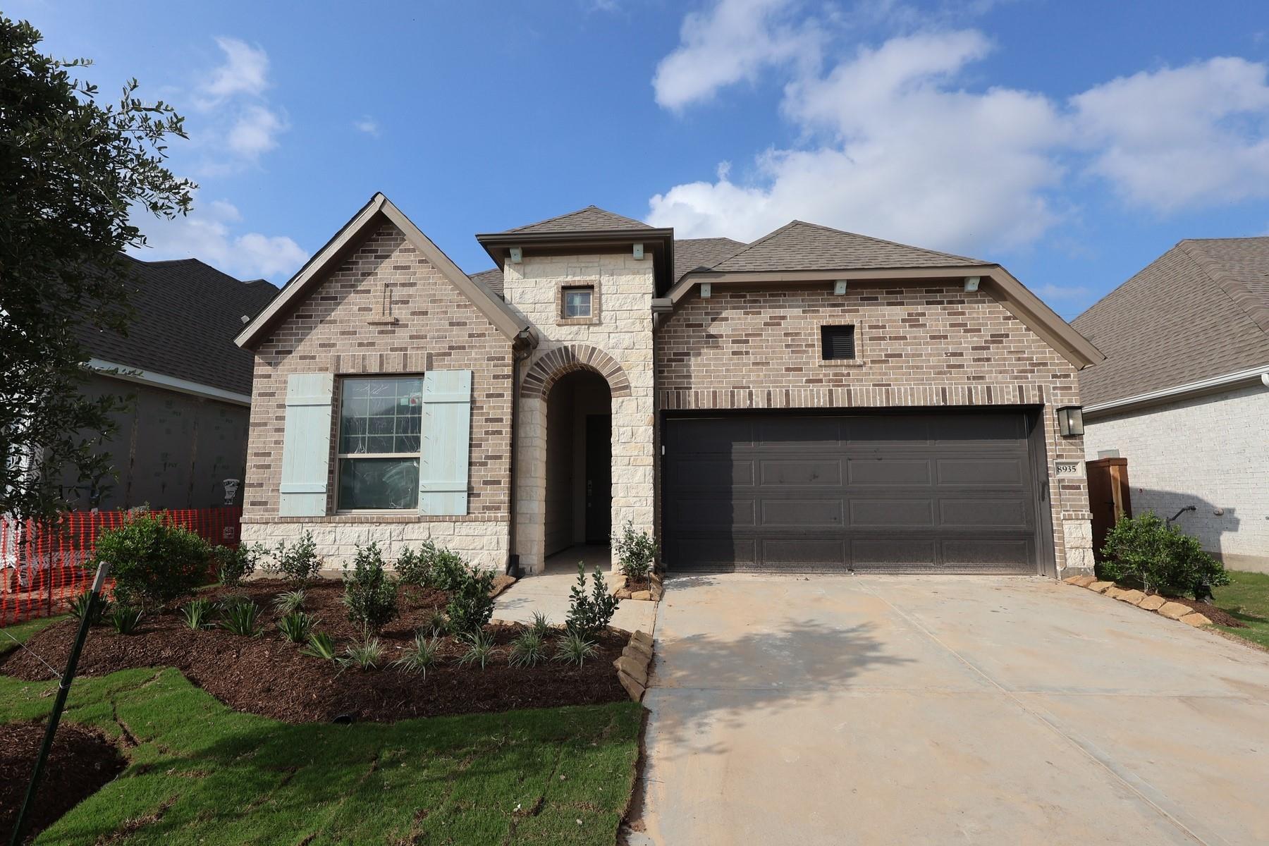 8935 Gray Fox Trail