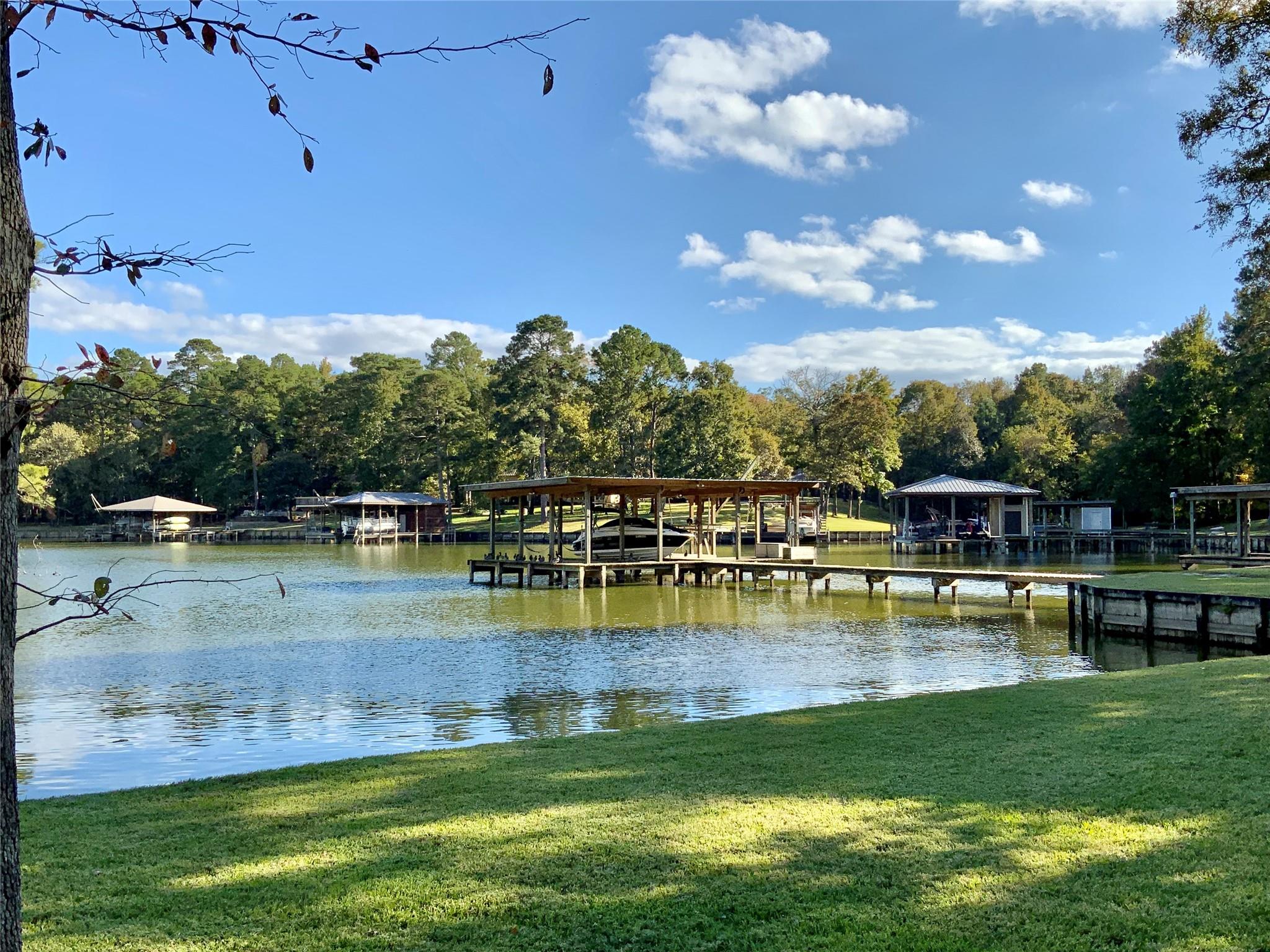 416 Island Dr