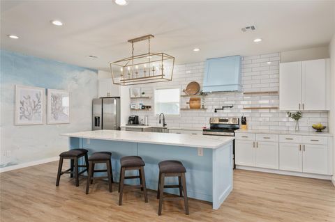 Photo of 959 Honeysuckle, Crystal Beach, TX 77650 (MLS # 66183741)