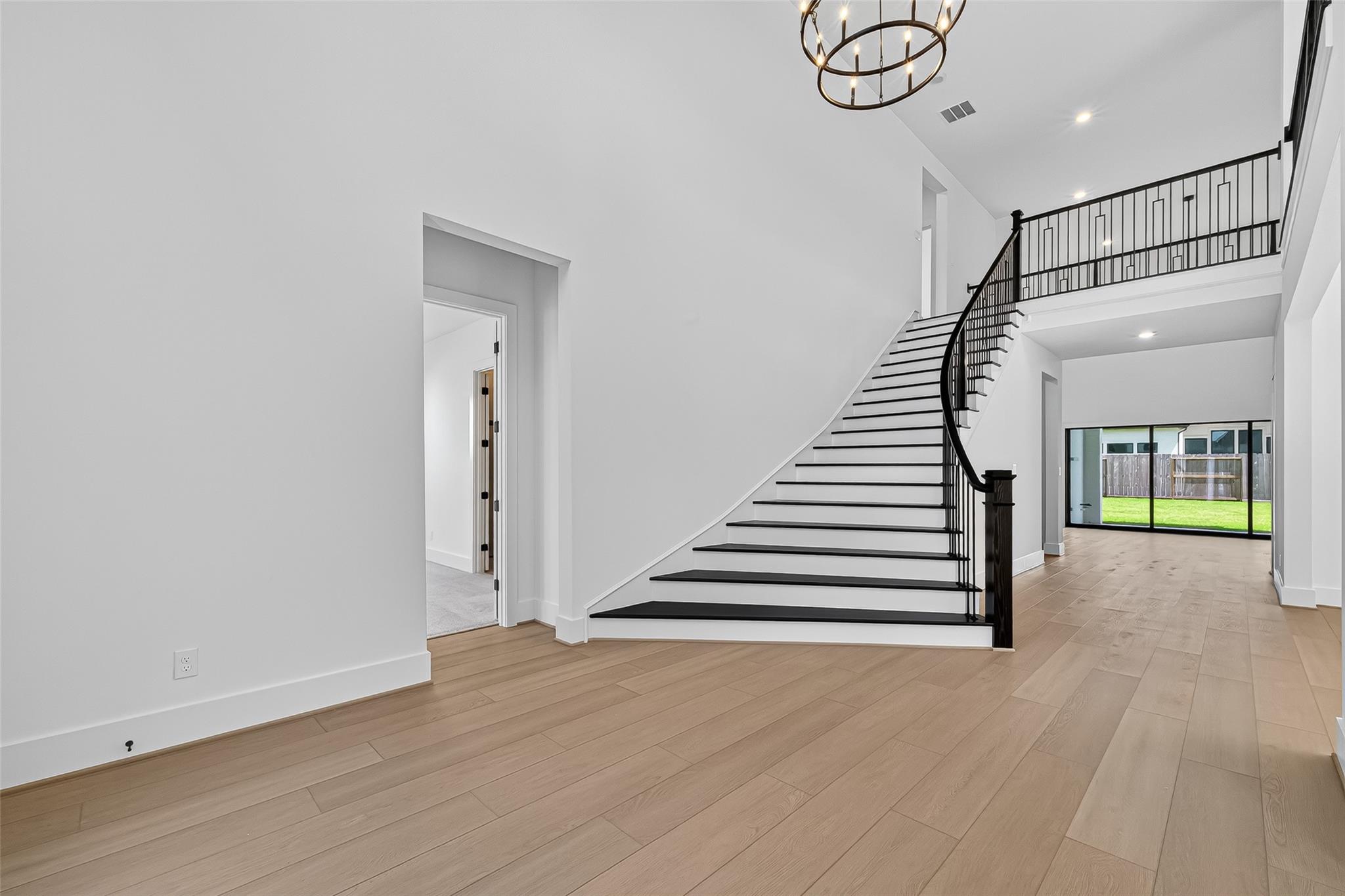 10207 Drifting Wind Lane