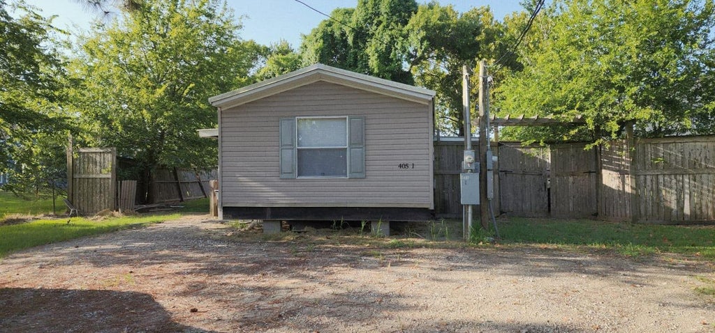 Photo of 405 Battlebell Road #1, Highlands, TX 77562 (MLS # 26431604)