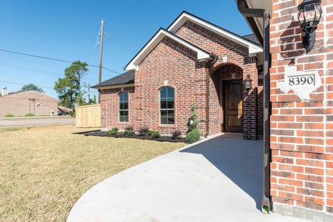 Photo of 8390 Westgate Dr, Beaumont, TX 77706 (MLS # 9736358)