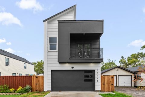 Photo of 5114 Golden Forest Dr Dr #B, Houston, TX 77091 (MLS # 88893578)