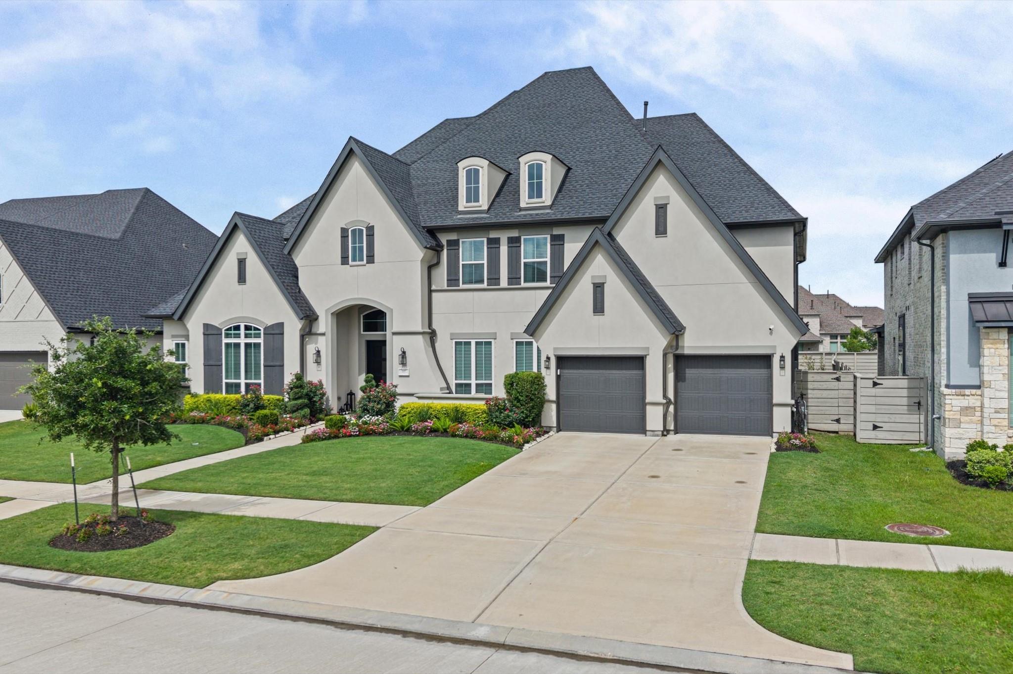 4923 Grapevine Lane