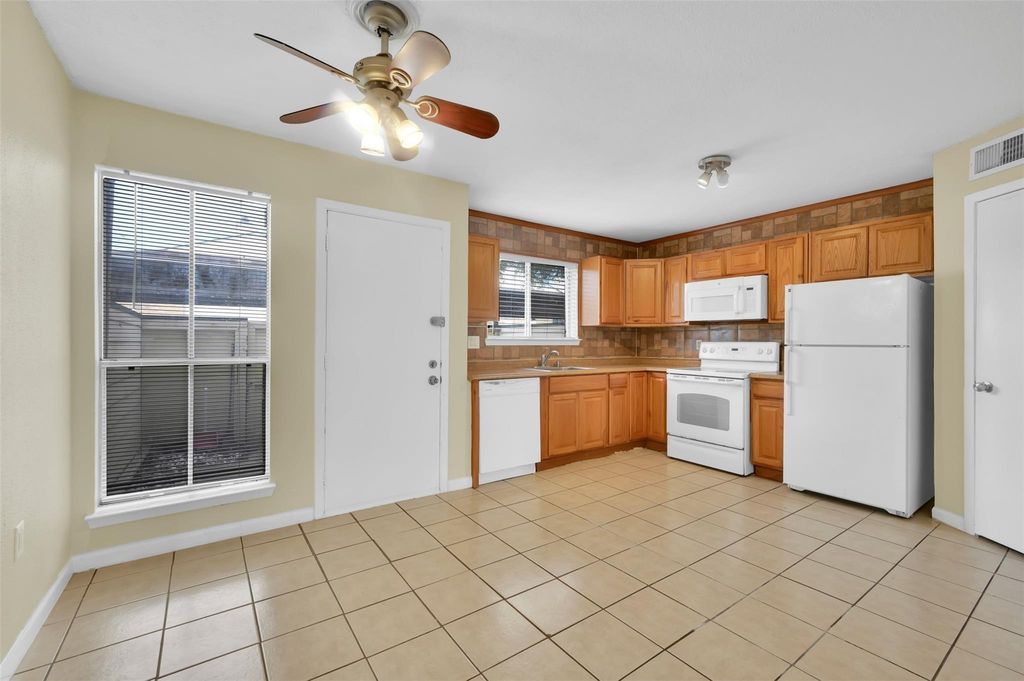 Photo of 250 El Dorado Boulevard #138, Houston, TX 77598 (MLS # 38674146)