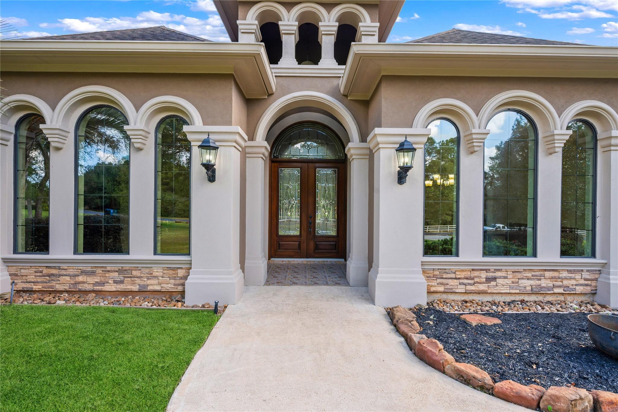 8483 Majestic Lake Court