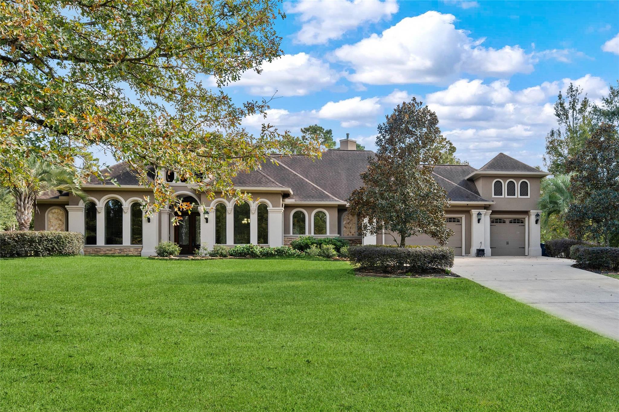 8483 Majestic Lake Court